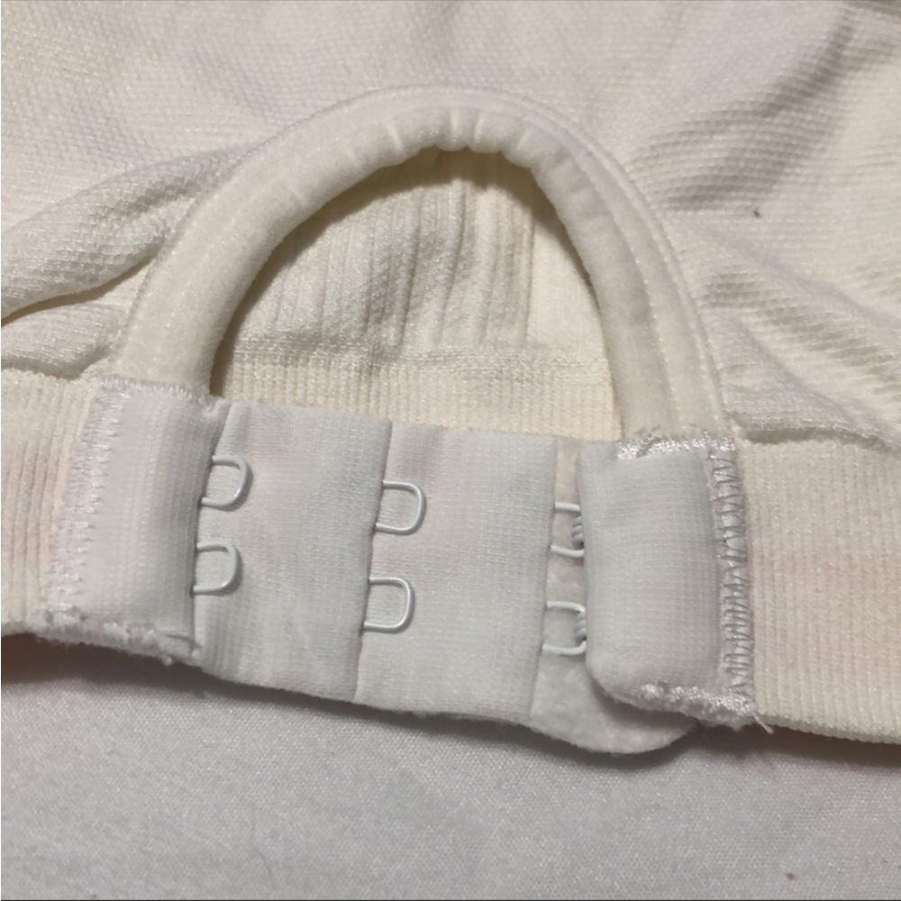 Victoria’s Secret VSX White Sports Bra Size M - Picture 6 of 8